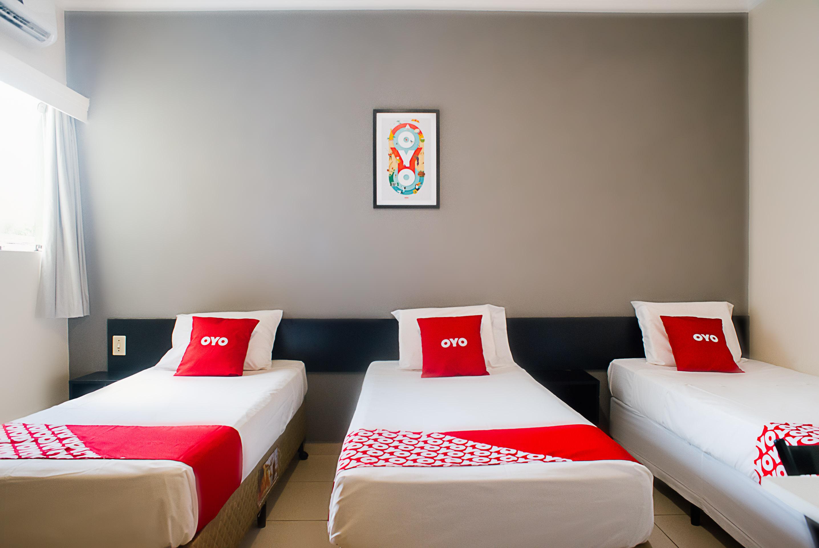Oyo Cerrado Hotel, Campo Grande Campo Grande  Zewnętrze zdjęcie A room at an OYO hotel in Mexico City